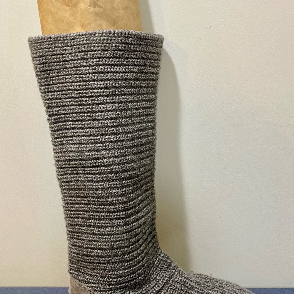 Ugg Cardy Tall Knitted Buttoned Boots - Women’s size 10 - Picture 3 of 15
